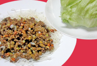 豚ミンチのレタス包み