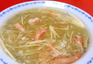 カニ入りフカヒレスープ 