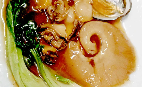 あわびと特大フカヒレ姿のオイスターソース煮